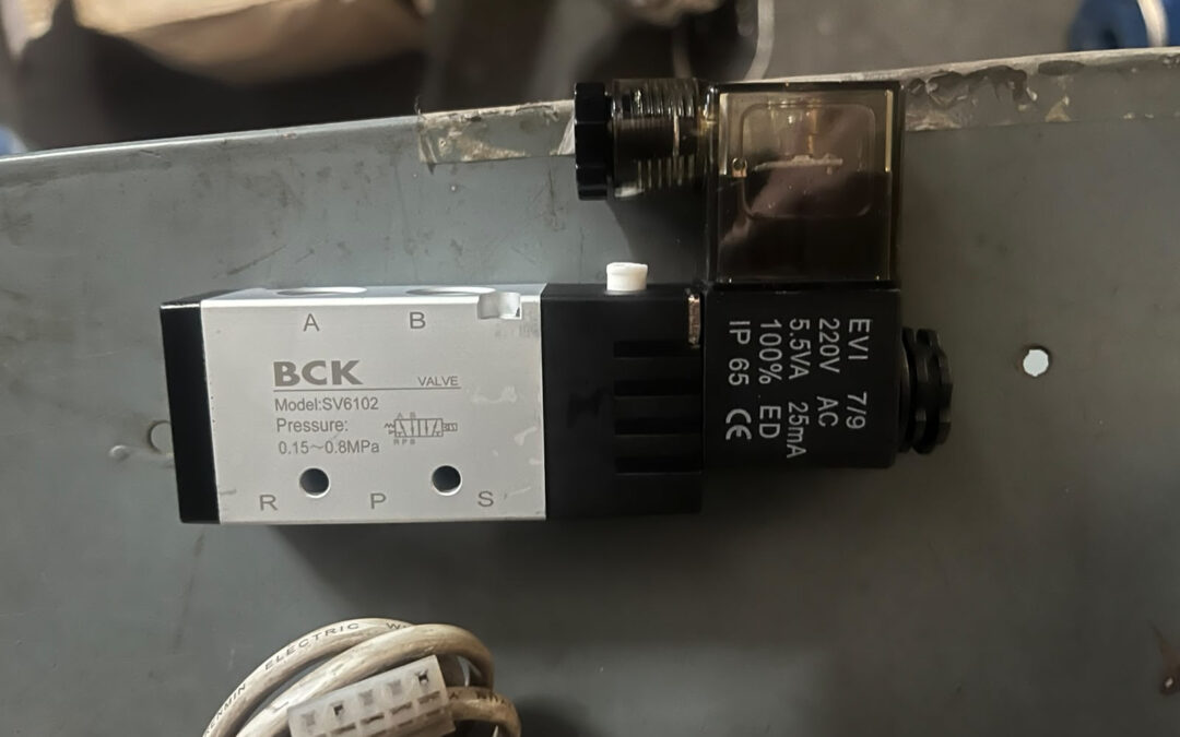 Solenoid Valve 5/2 Way 220V Coil